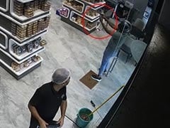 On Camera, Man Aims Gun At Shop's Staff Near Mumbai, Runs After Bullets Didn't Fire