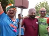 Video : स्टेडियम के बाहर क्रिकेट फैन्स का हुजूम, 'इंडिया-इंडिया' के लग रहे नारे